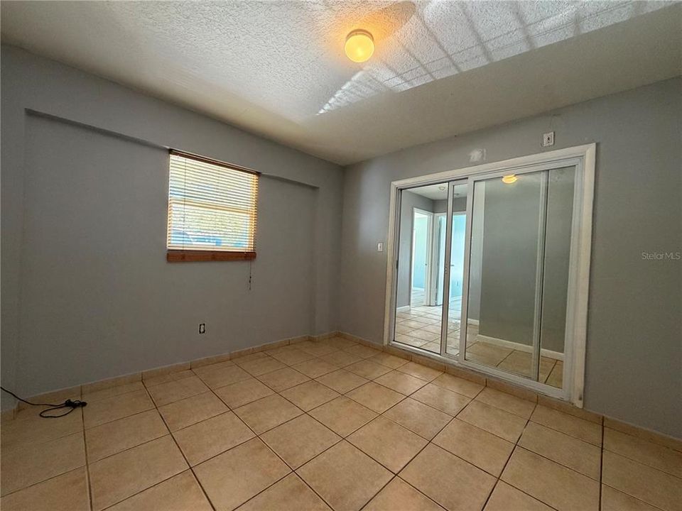 For Rent: $2,950 (4 beds, 2 baths, 1734 Square Feet)