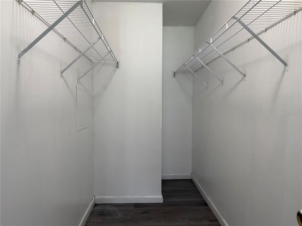 For Rent: $2,950 (4 beds, 2 baths, 1734 Square Feet)