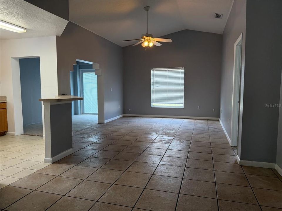 For Rent: $2,950 (4 beds, 2 baths, 1734 Square Feet)