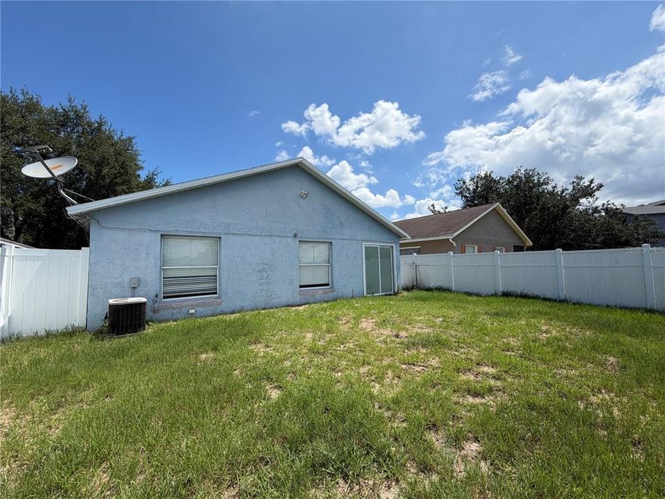 For Rent: $2,950 (4 beds, 2 baths, 1734 Square Feet)