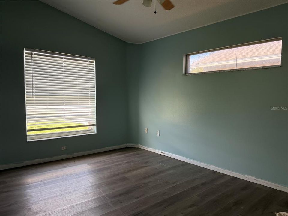 For Rent: $2,950 (4 beds, 2 baths, 1734 Square Feet)