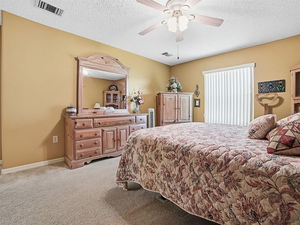 For Sale: $239,900 (3 beds, 2 baths, 1388 Square Feet)