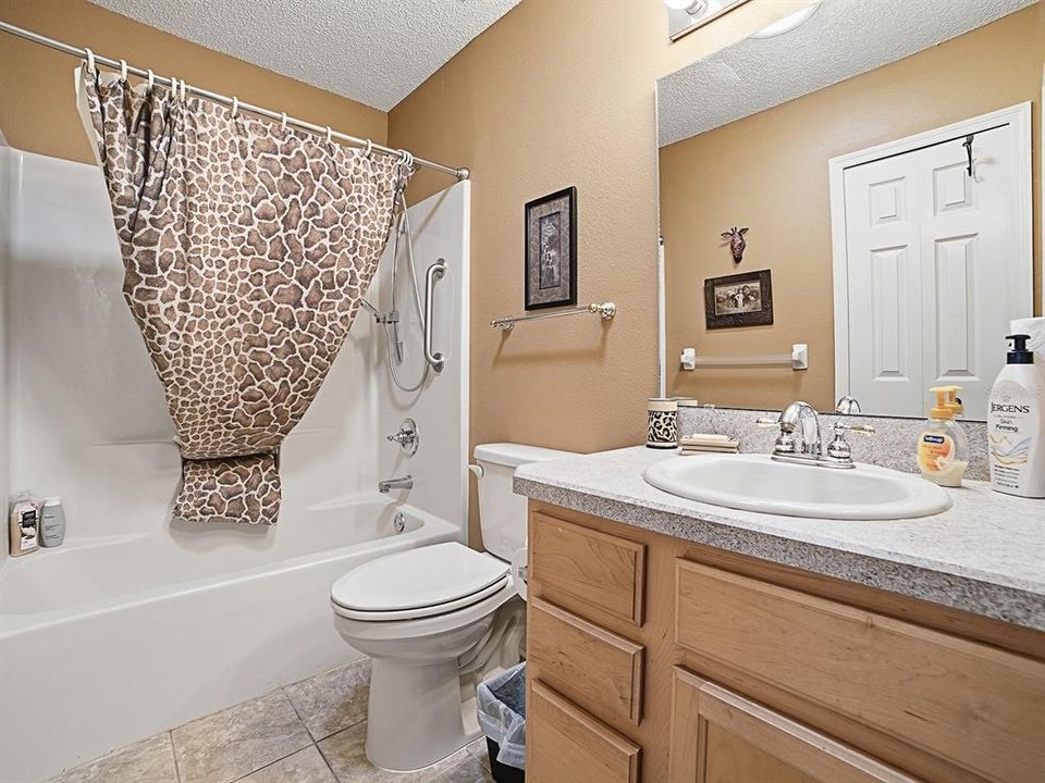 For Sale: $239,900 (3 beds, 2 baths, 1388 Square Feet)