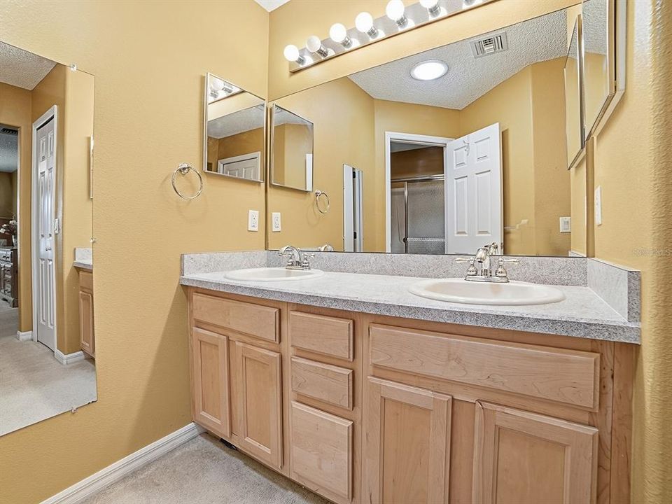 For Sale: $239,900 (3 beds, 2 baths, 1388 Square Feet)