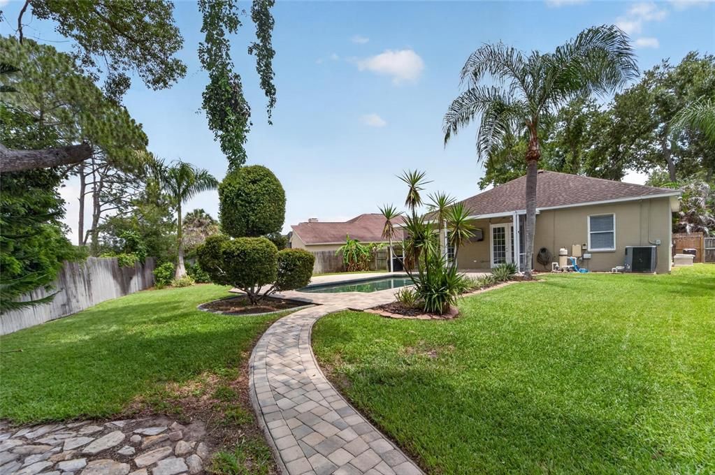 En Venta: $419,900 (4 camas, 2 baños, 1672 Pies cuadrados)