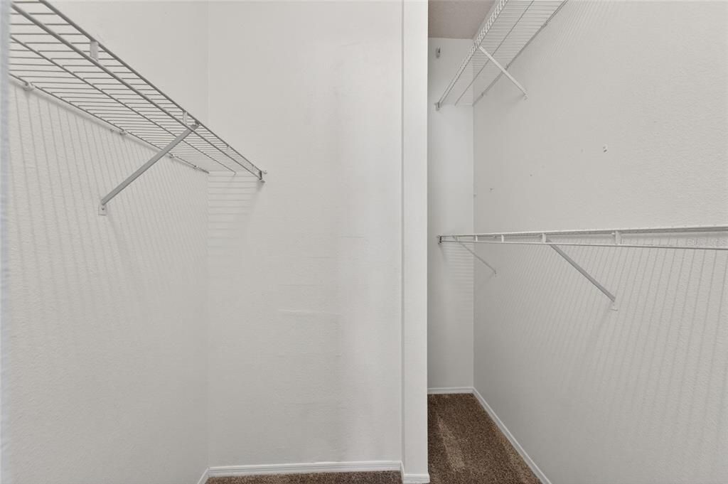 En Venta: $419,900 (4 camas, 2 baños, 1672 Pies cuadrados)