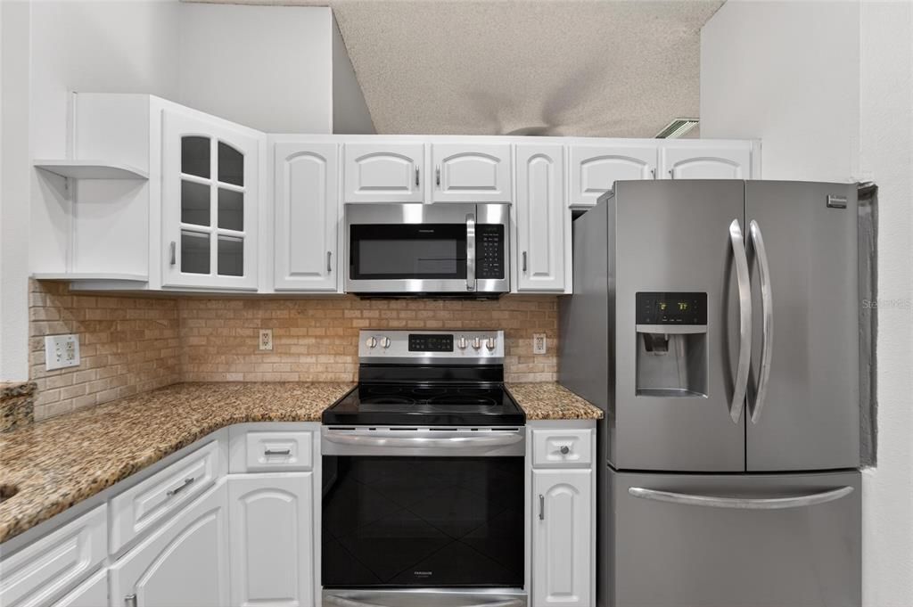 En Venta: $419,900 (4 camas, 2 baños, 1672 Pies cuadrados)