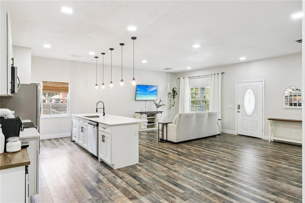 For Sale: $309,000 (4 beds, 3 baths, 1744 Square Feet)