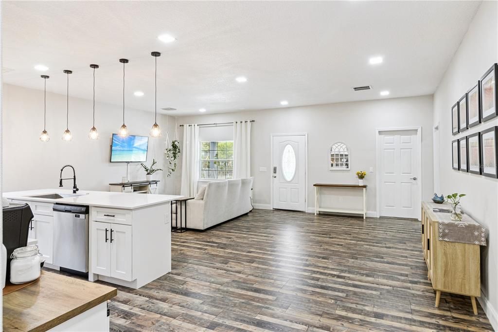 For Sale: $309,000 (4 beds, 3 baths, 1744 Square Feet)