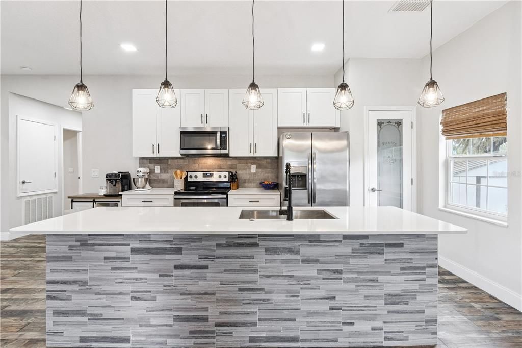 For Sale: $309,000 (4 beds, 3 baths, 1744 Square Feet)
