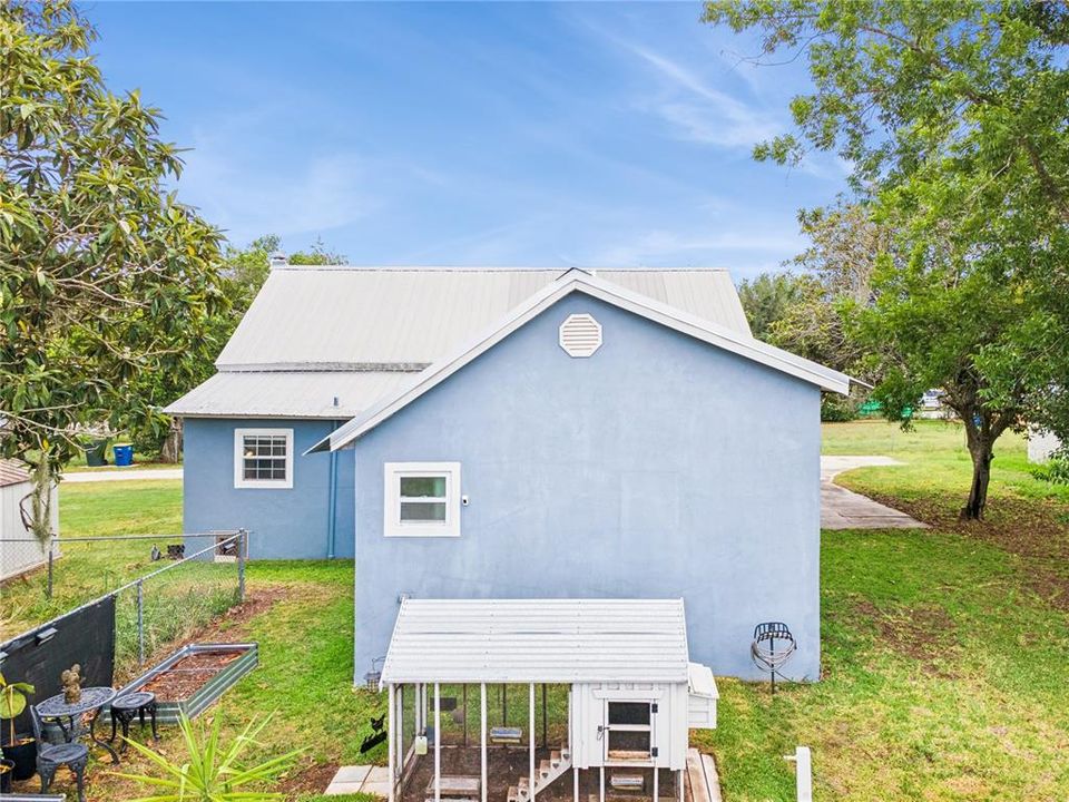 For Sale: $309,000 (4 beds, 3 baths, 1744 Square Feet)