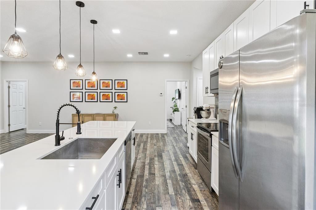 For Sale: $309,000 (4 beds, 3 baths, 1744 Square Feet)