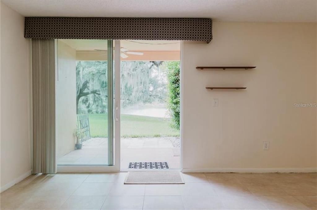 For Rent: $1,400 (1 beds, 1 baths, 834 Square Feet)