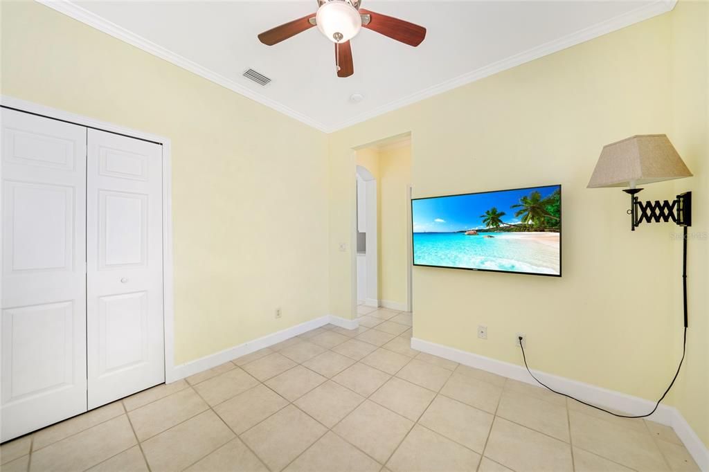 For Sale: $275,000 (2 beds, 2 baths, 1341 Square Feet)