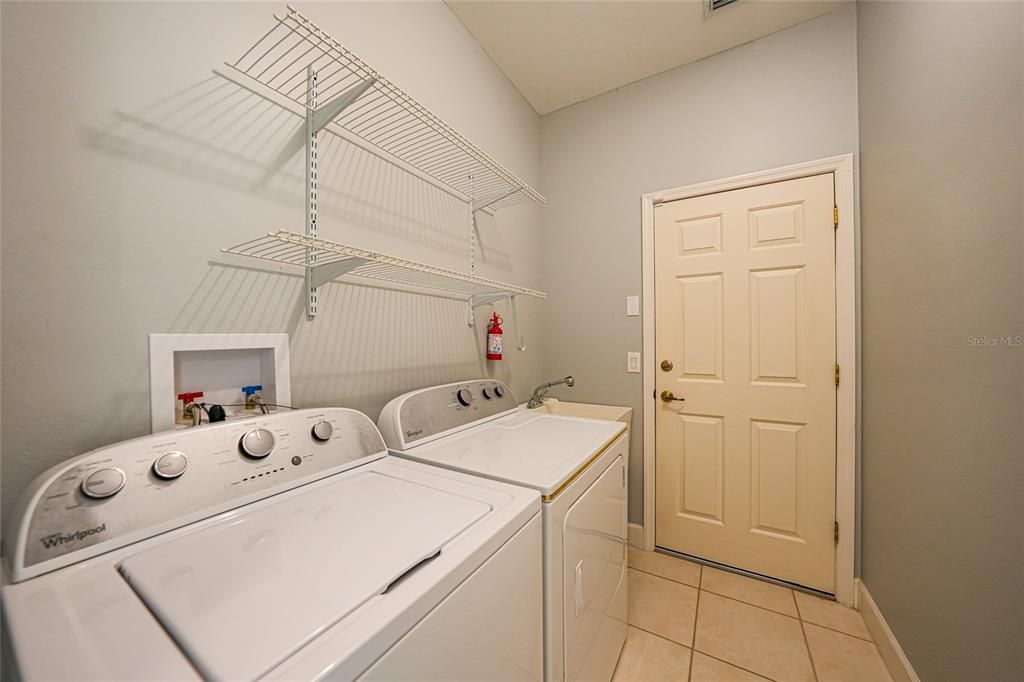 For Sale: $275,000 (2 beds, 2 baths, 1341 Square Feet)
