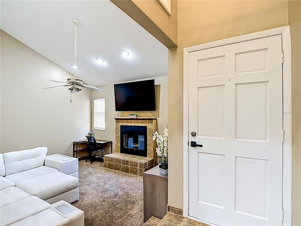 For Sale: $465,000 (3 beds, 2 baths, 1799 Square Feet)