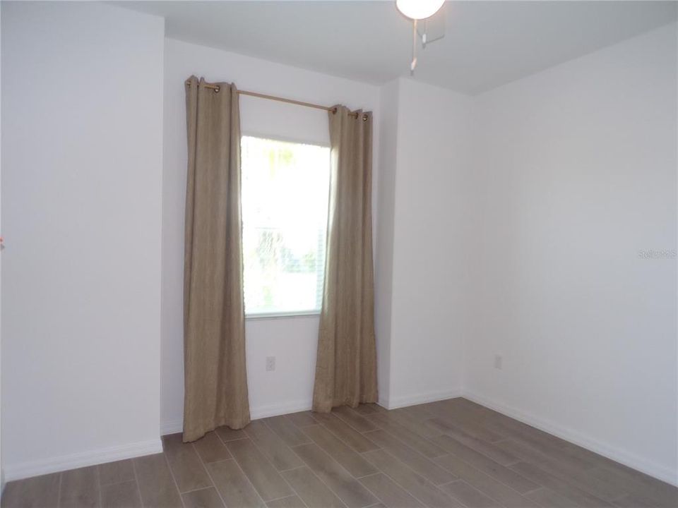 Activo con contrato: $3,200 (3 camas, 3 baños, 2242 Pies cuadrados)