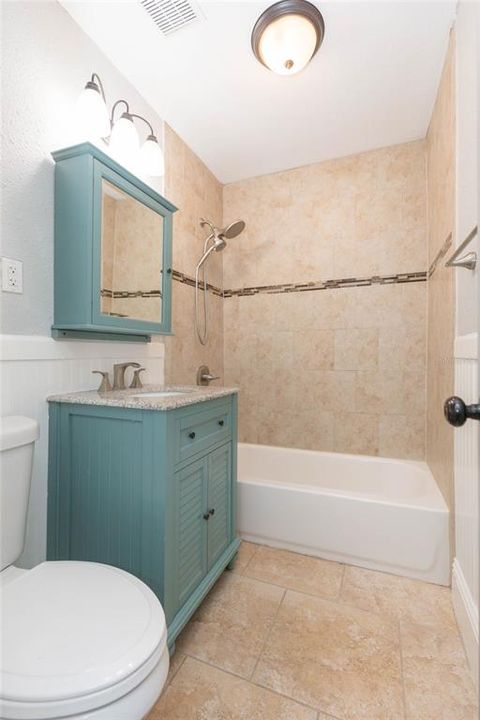 En Venta: $599,900 (4 camas, 2 baños, 1609 Pies cuadrados)