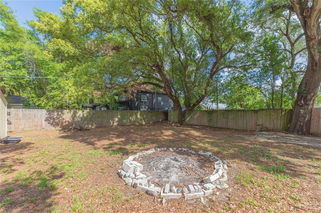En Venta: $599,900 (4 camas, 2 baños, 1609 Pies cuadrados)