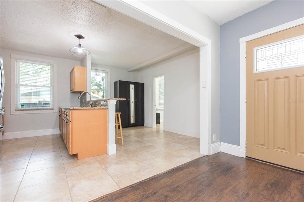 En Venta: $599,900 (4 camas, 2 baños, 1609 Pies cuadrados)