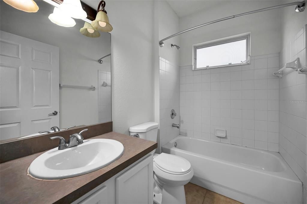 En Venta: $419,900 (4 camas, 2 baños, 1828 Pies cuadrados)