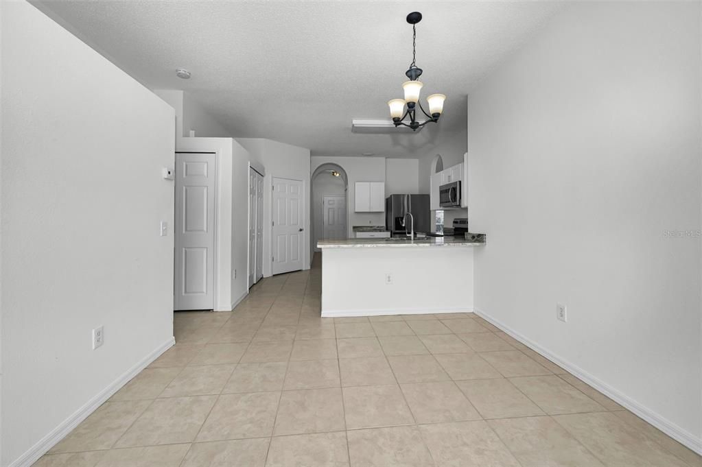 En Venta: $419,900 (4 camas, 2 baños, 1828 Pies cuadrados)