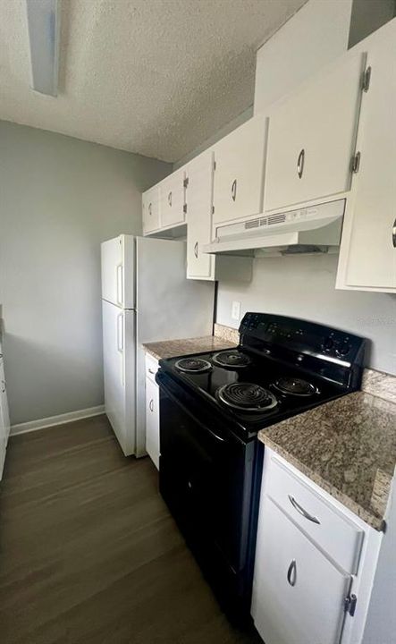 For Rent: $1,495 (2 beds, 1 baths, 1000 Square Feet)