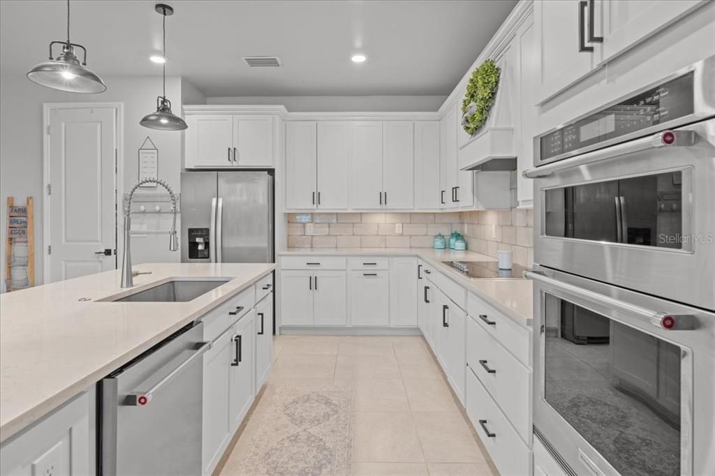 На продажу: $549,900 (5 спален, 4 ванн, 3415 Квадратных фут)