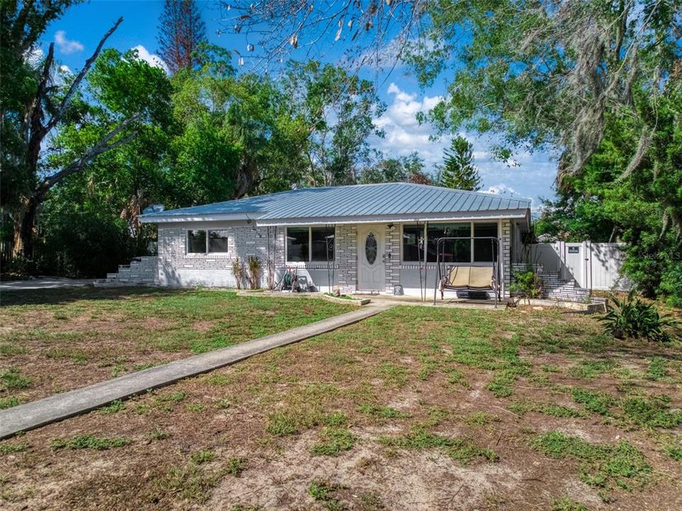 For Sale: $289,900 (3 beds, 2 baths, 1448 Square Feet)