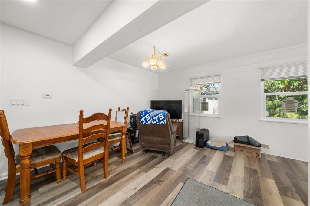 For Sale: $289,900 (3 beds, 2 baths, 1448 Square Feet)