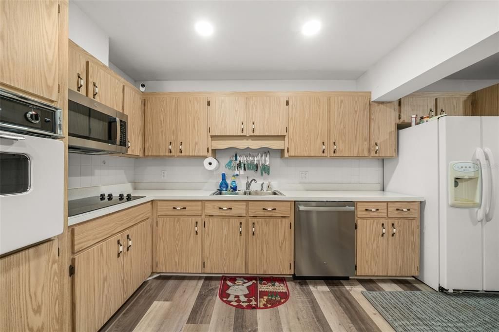 For Sale: $289,900 (3 beds, 2 baths, 1448 Square Feet)