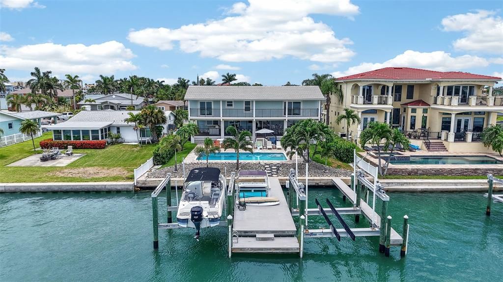 For Sale: $2,699,000 (4 beds, 3 baths, 3072 Square Feet)