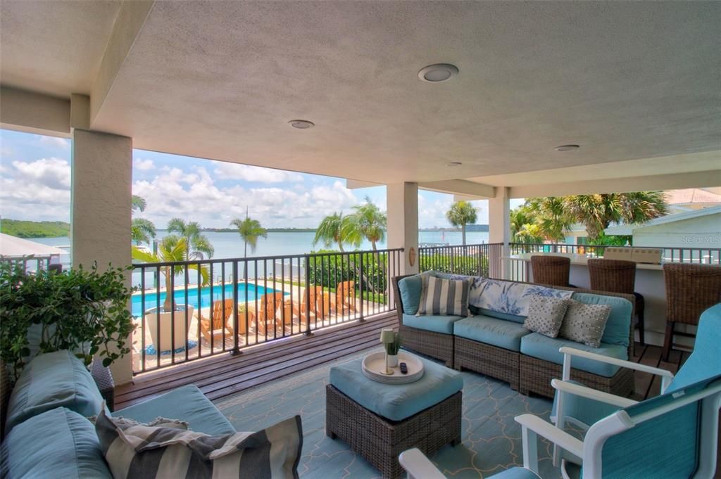 For Sale: $2,699,000 (4 beds, 3 baths, 3072 Square Feet)