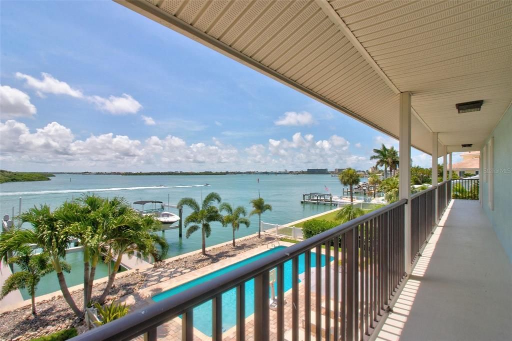 For Sale: $2,699,000 (4 beds, 3 baths, 3072 Square Feet)