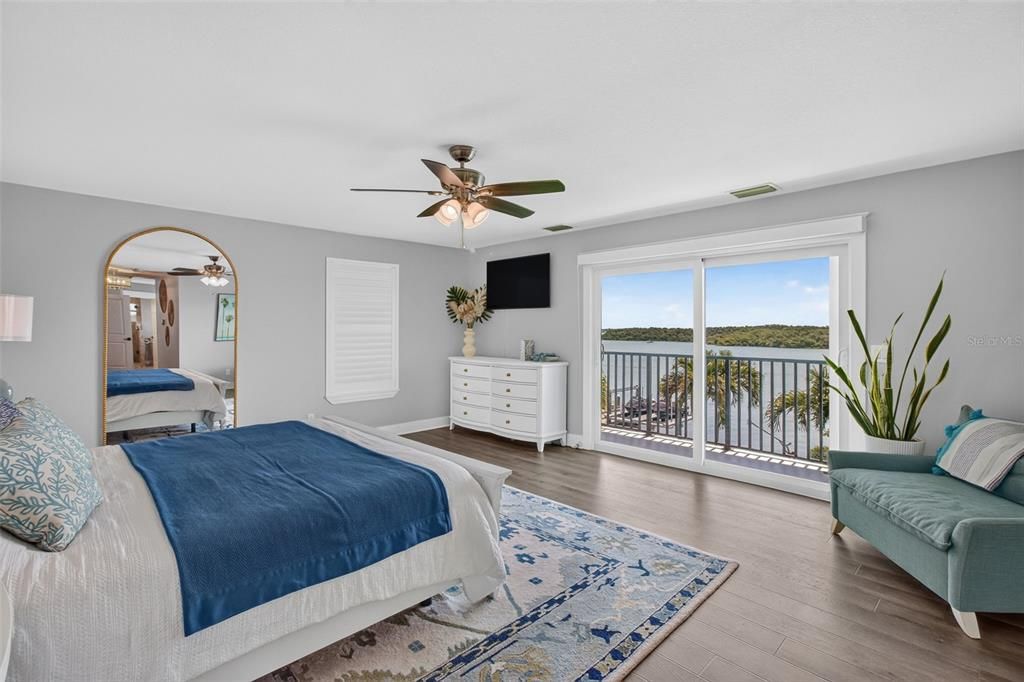 For Sale: $2,699,000 (4 beds, 3 baths, 3072 Square Feet)