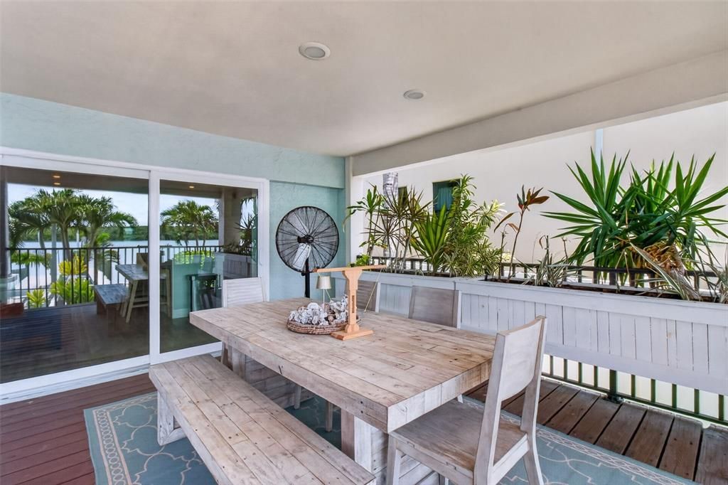 For Sale: $2,699,000 (4 beds, 3 baths, 3072 Square Feet)