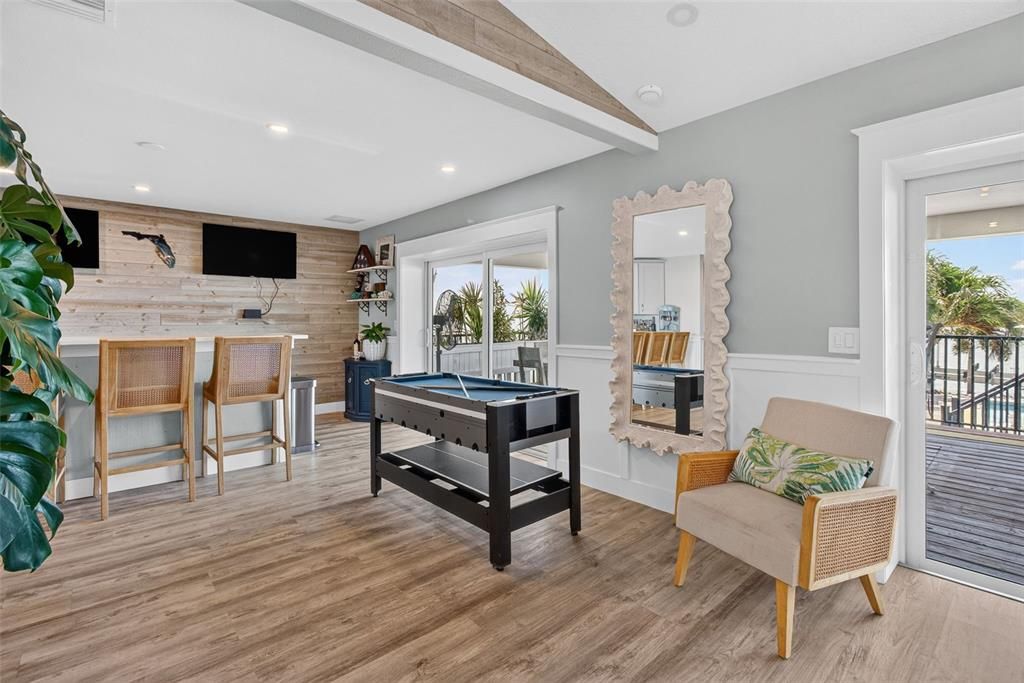 For Sale: $2,699,000 (4 beds, 3 baths, 3072 Square Feet)