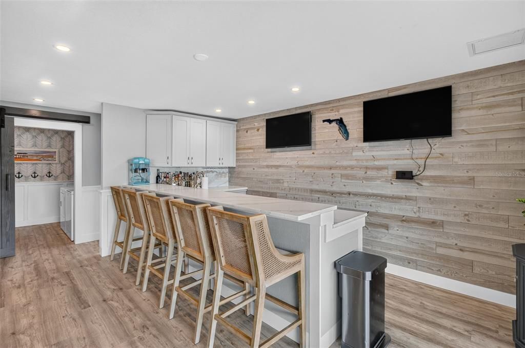 For Sale: $2,699,000 (4 beds, 3 baths, 3072 Square Feet)