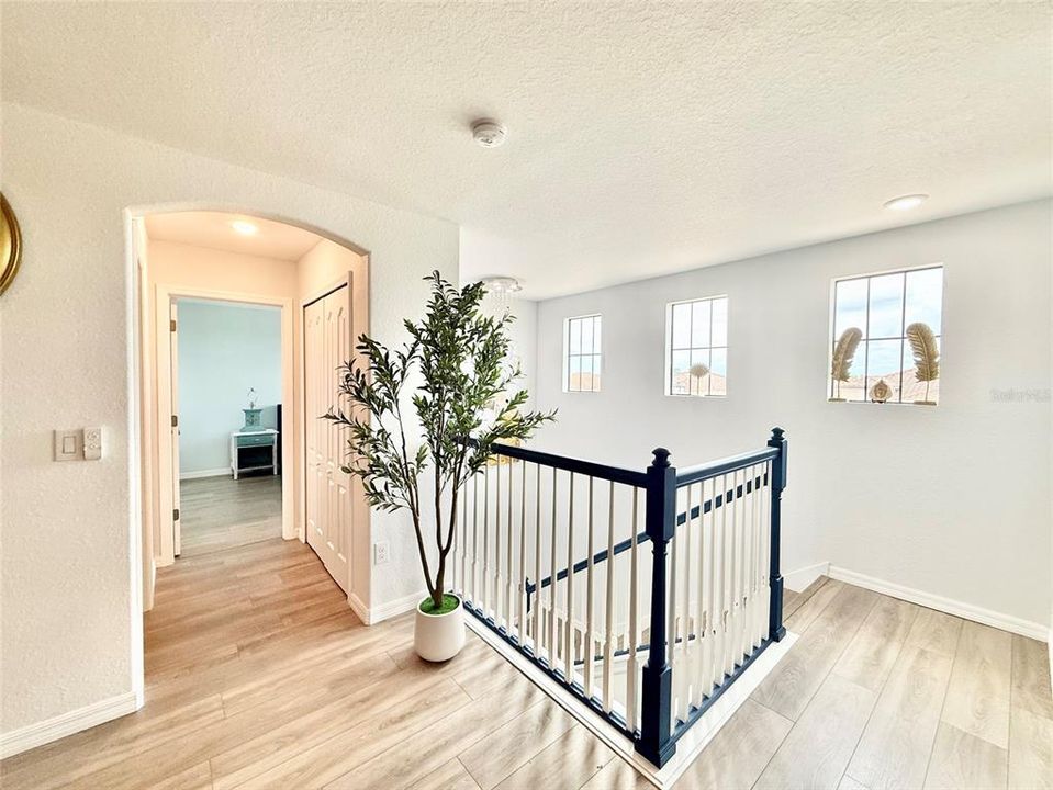 For Sale: $989,000 (6 beds, 4 baths, 3905 Square Feet)