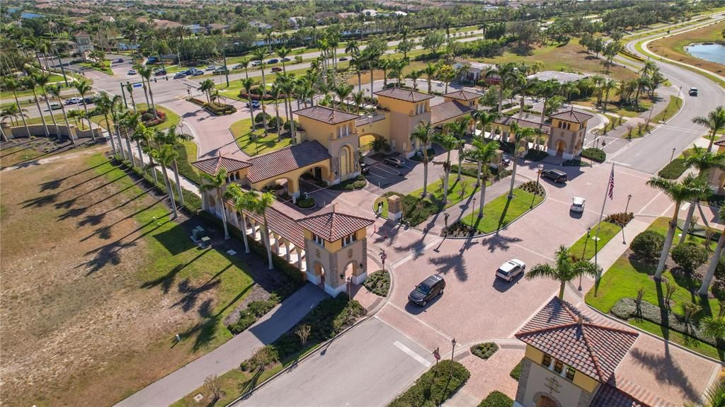 For Sale: $989,000 (6 beds, 4 baths, 3905 Square Feet)
