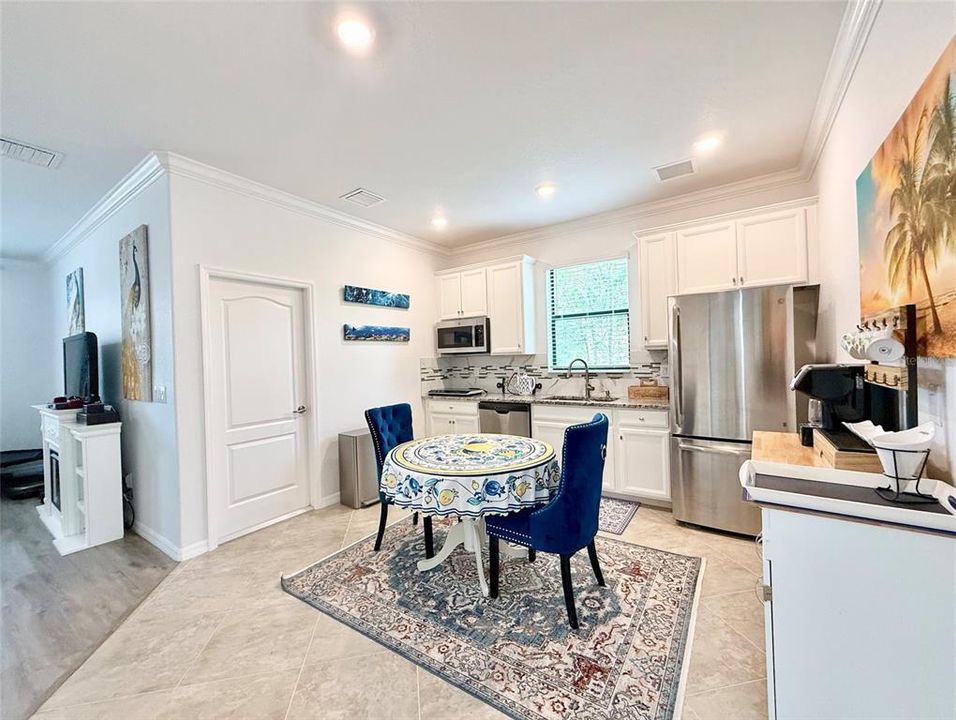 For Sale: $989,000 (6 beds, 4 baths, 3905 Square Feet)