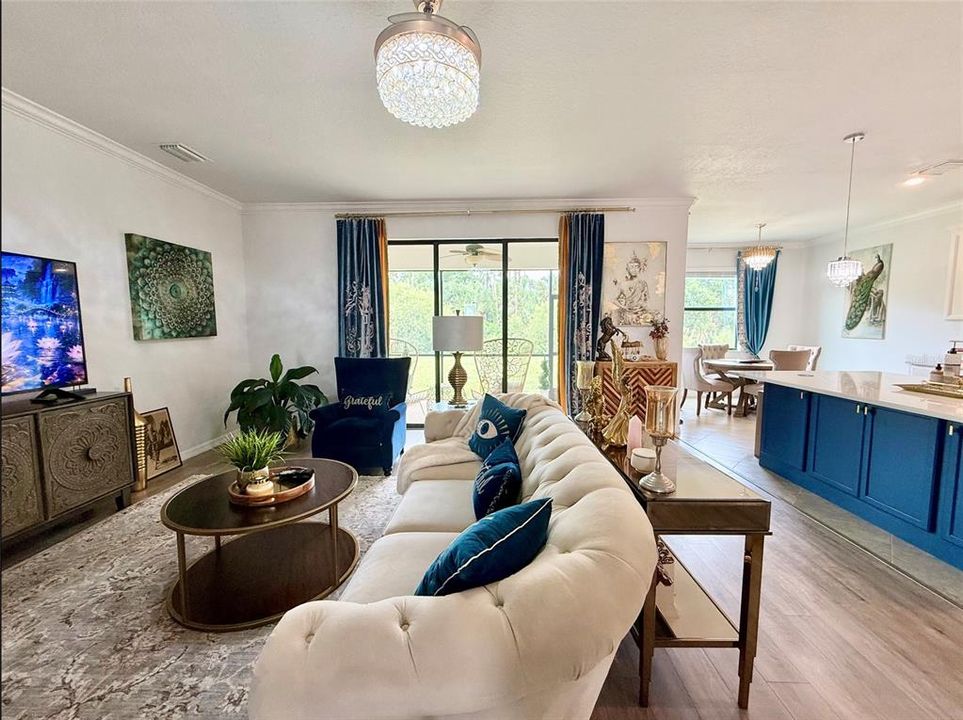 For Sale: $989,000 (6 beds, 4 baths, 3905 Square Feet)