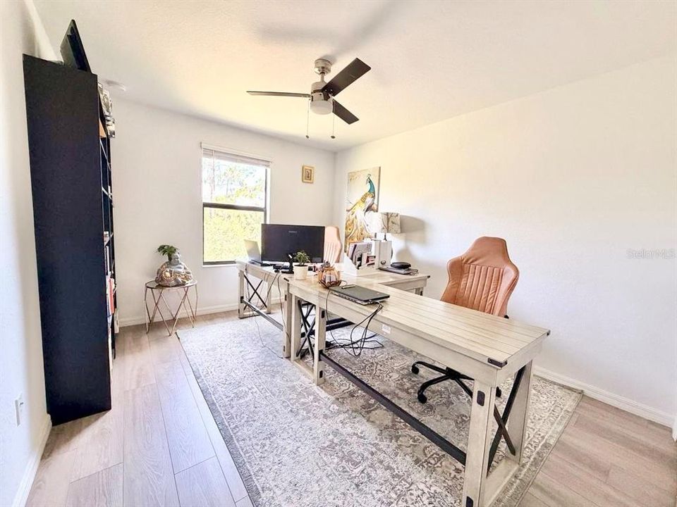 For Sale: $989,000 (6 beds, 4 baths, 3905 Square Feet)