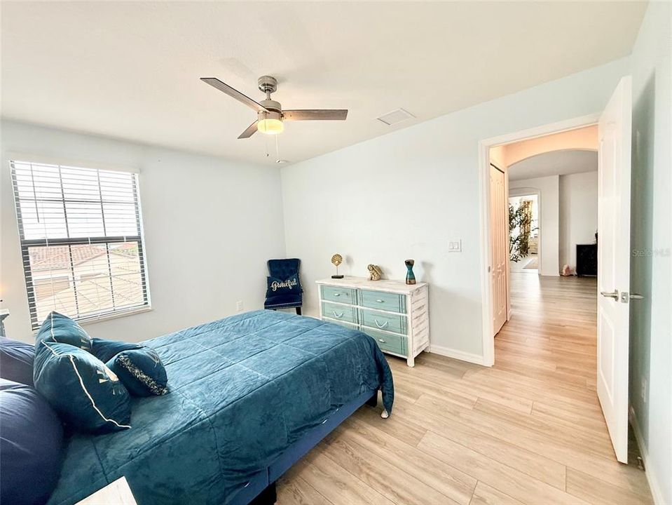 For Sale: $989,000 (6 beds, 4 baths, 3905 Square Feet)