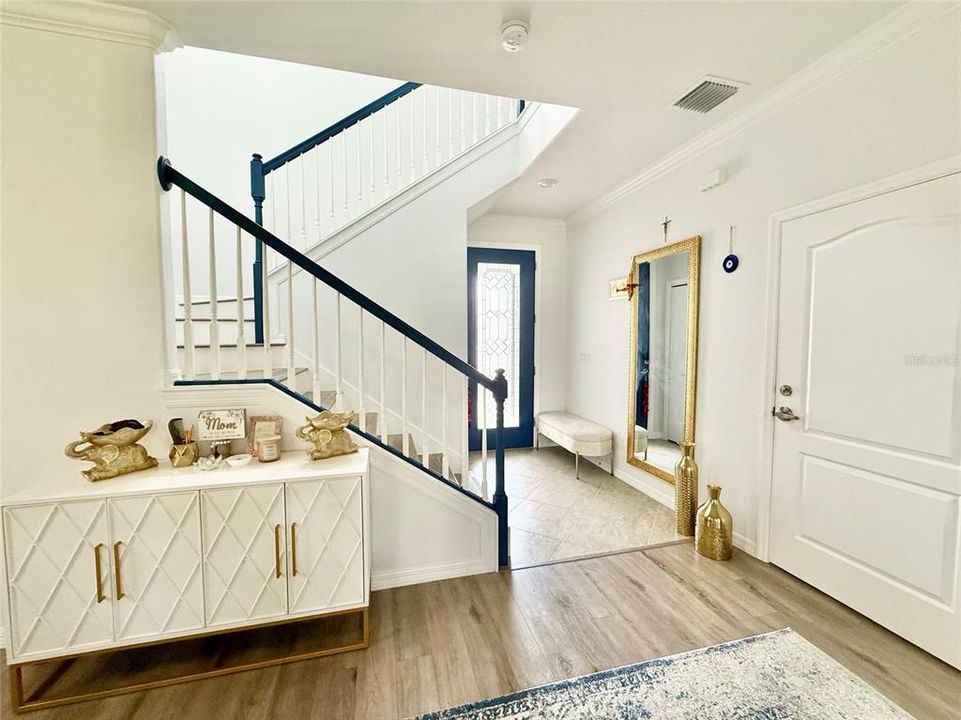 For Sale: $989,000 (6 beds, 4 baths, 3905 Square Feet)