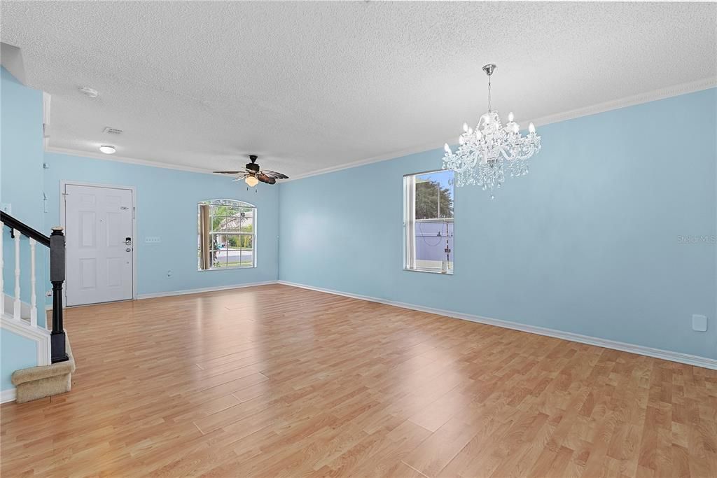 На продажу: $395,000 (3 спален, 2 ванн, 1807 Квадратных фут)