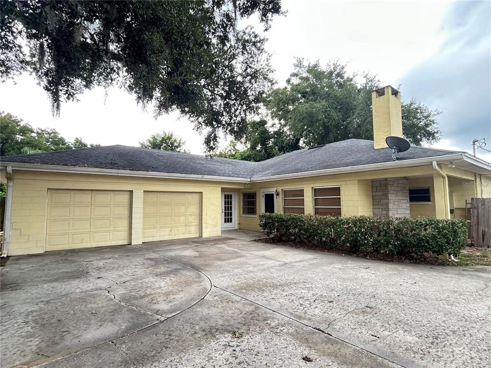 For Rent: $2,300 (3 beds, 2 baths, 2196 Square Feet)