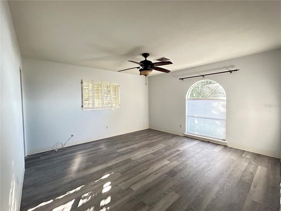 For Rent: $2,300 (3 beds, 2 baths, 2196 Square Feet)