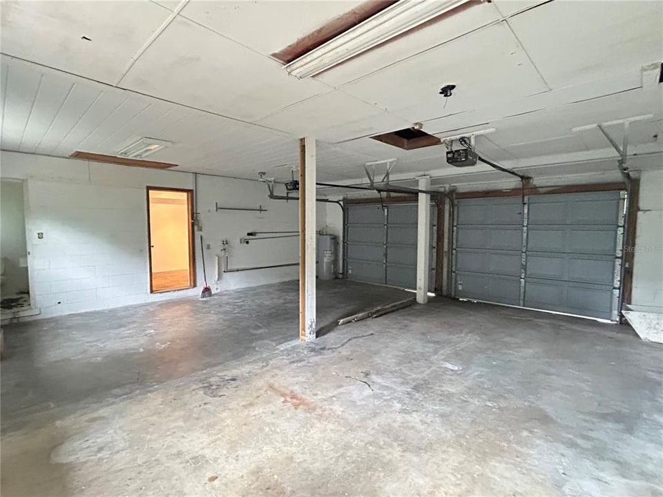 For Rent: $2,300 (3 beds, 2 baths, 2196 Square Feet)