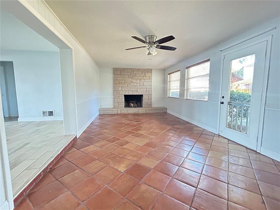 For Rent: $2,300 (3 beds, 2 baths, 2196 Square Feet)